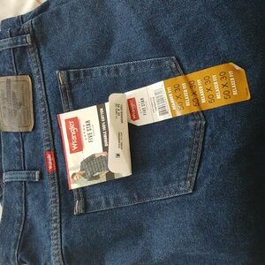Wrangler Relaxed Fit Jeans